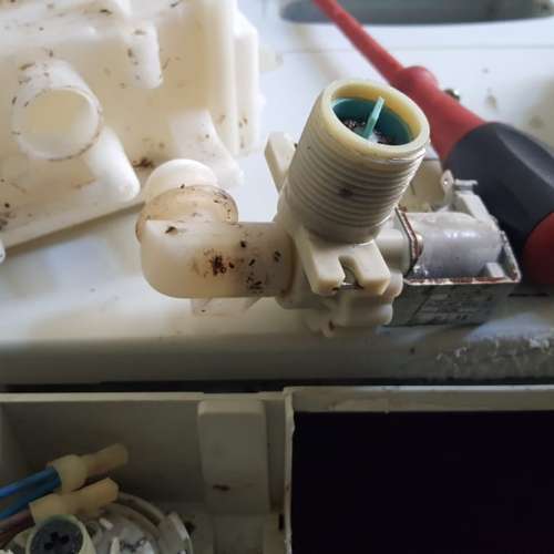 修理/安裝高清天線，水電。電話：96018704(蕭生)