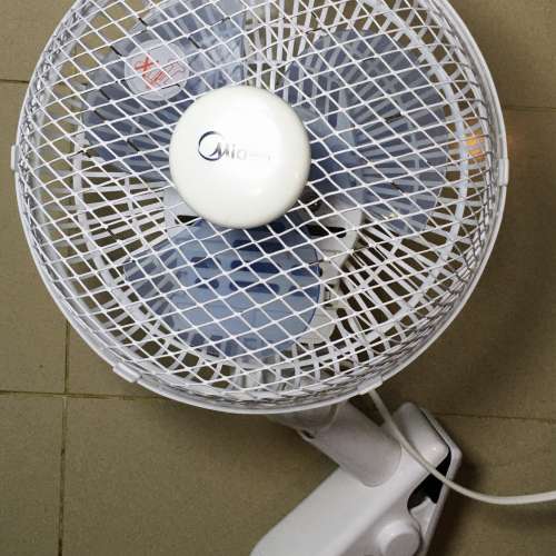 Midea 7吋搖頭夾扇 7 inch clip fan