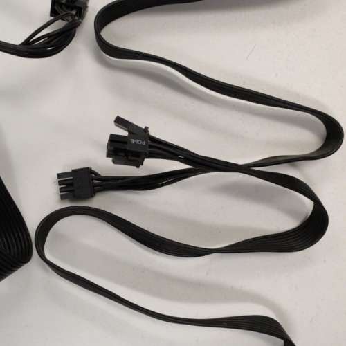 Power Supply Cable (SATA, PCI-E 6 pin or 8 pin)