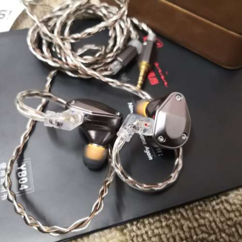 Cayin YB04  四動鐵入耳式耳機行貨全套有盒95%新