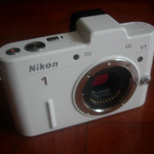新浄 ~~ Nikon V1  無反相機