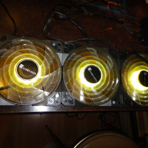 RGB 機箱風扇三把連控制器