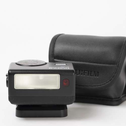 || Fujifilm TTL Auto Flash - EF-X20 with case $1000 ||