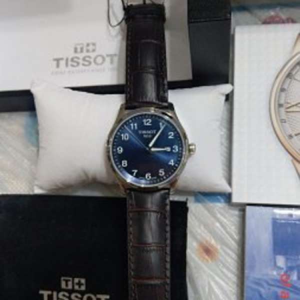 TISSOT XL CLASSIC QUARTZ 天梭藍寶石錶面  石英錶 瑞士製造