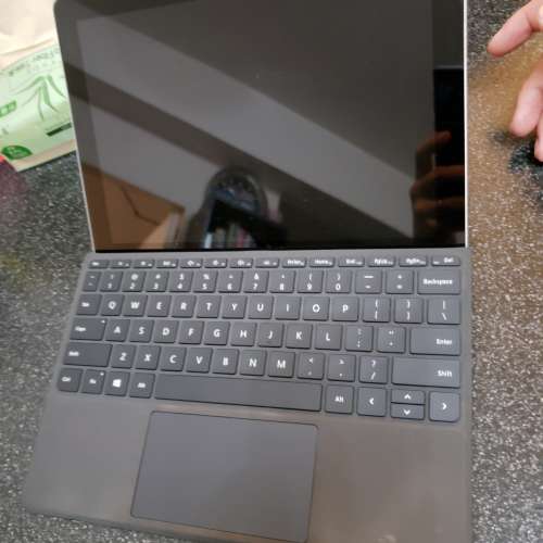95% New Microsoft Surface Go 1st 8Gb ram 128Gb SSD w keyboard