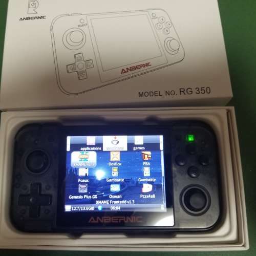 99% rg 350 模擬器遊戲機。跟32gb卡，抄爆過千隻遊戲。全套有盒齊配件。