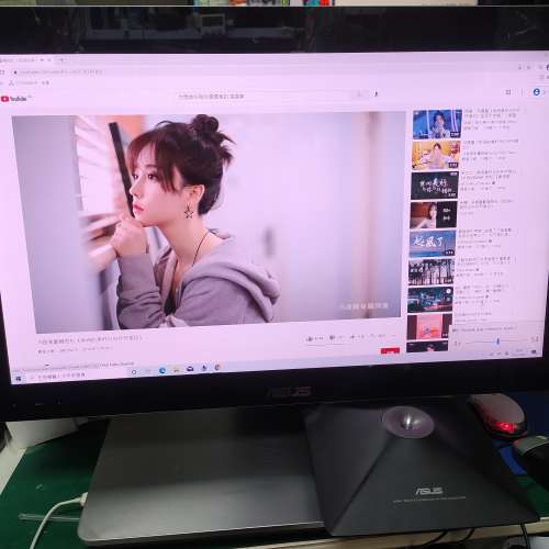 Asus 24 inch touch screen 內置數碼TV turner i5