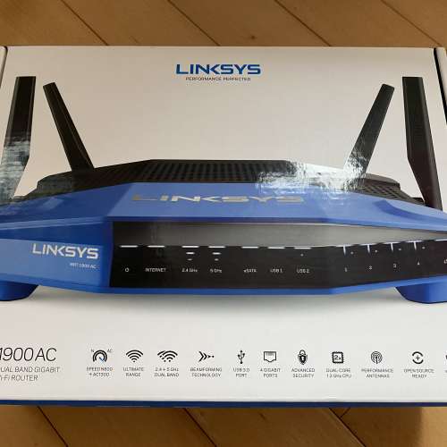 平放 Linksys WRT 1900AC Router 路由器