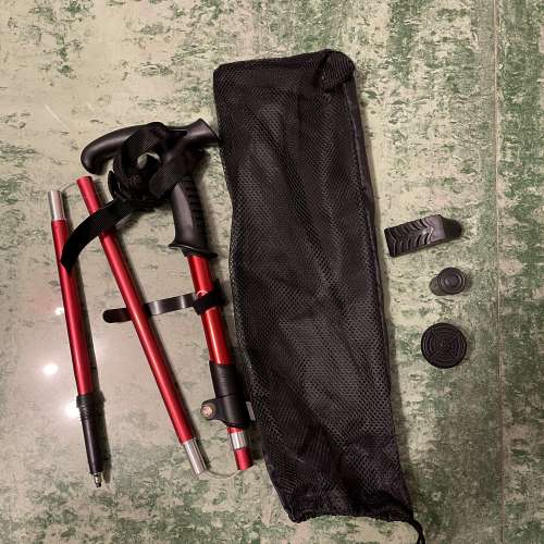 全新摺疊行山杖 黑色或紅色 95-110厘米