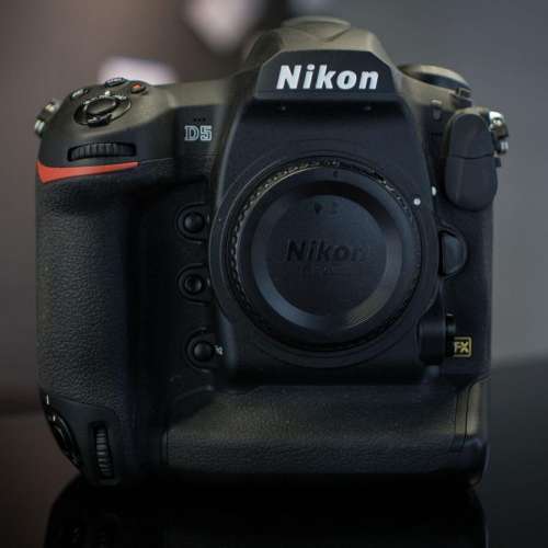 ９５％New行貨Nikon D5 CF版本齊包裝有單行證＊＊一代用家口碑絕佳頂級專業機皇！！