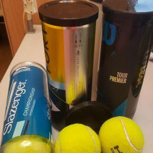 12 Tennis balls - 4 tins x 3 balls each