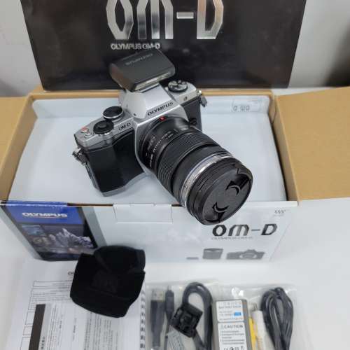 Olympus OM-D E-M5 with 12-50mm Kit Lens