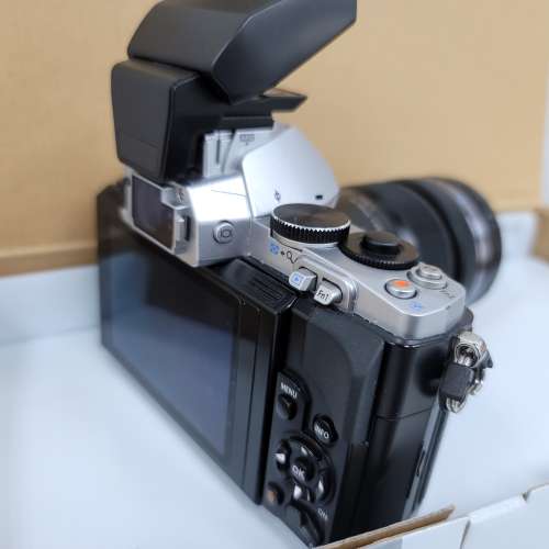 Olympus OM-D E-M5 with 12-50mm Kit Lens