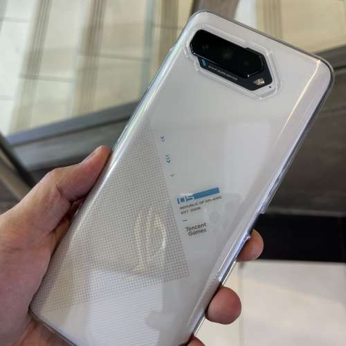 ASUS ROG PHONE 5 超美白色 99%new 水貨全套 （12+256）rog5