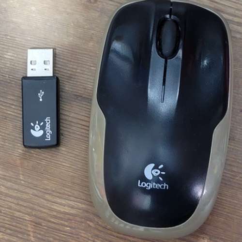 LOGITECH M210 無線滑鼠