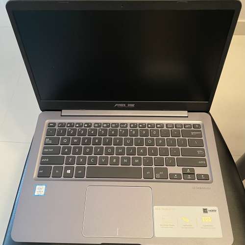 Asus Vivobook S14 i5 8250u 8gb ram 256gb ssd