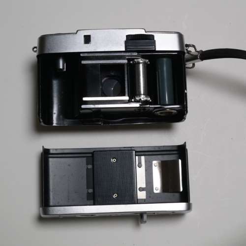 Olympus PEN EE S 30mm F2.8半格菲林相機