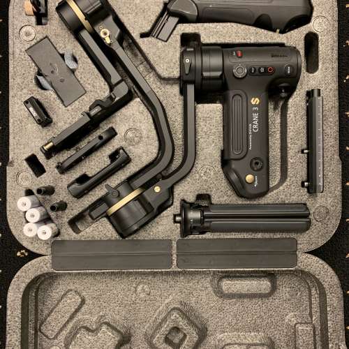 Like new Crane 3s Gimbal Stabilizer with 4 extra batteries