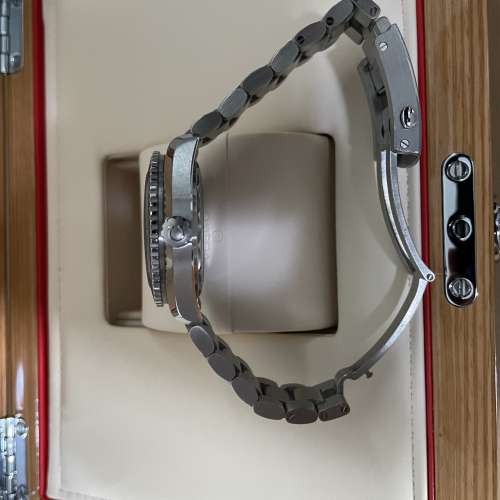 OMEGA Planet Ocean 600M