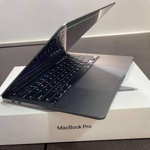 2020 Macbook Pro 13” i7 10th Gen 1TB 32GB