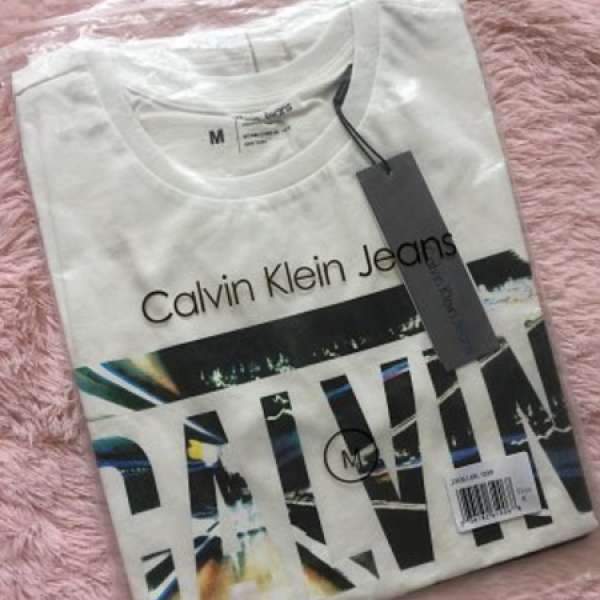 全新Calvin Klein Tee