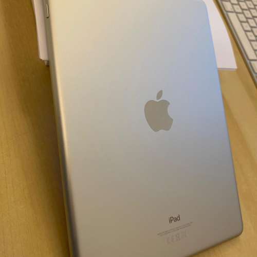 98% New iPad 6th Generation 128gb銀色港版行貨有盒有配件