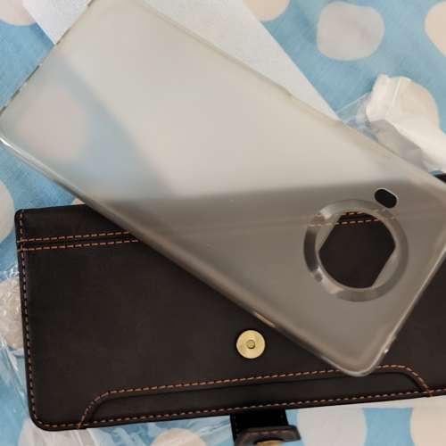 小米10T lite 真皮手機套(全新)及軟膠機套(用過)