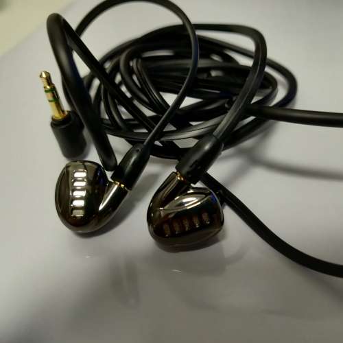 雙動圈mmcx耳機, 連一條無氧銅線 全新, 可包郵