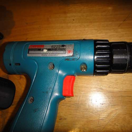 無線手鑽連MAKITA DC1414F充電器，兩電池