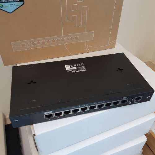 Ubiquiti EdgeRouter 10x POE in / out.   8 port switch.