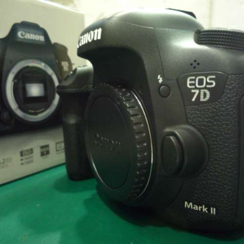 CANON EOS 7D mark II body
