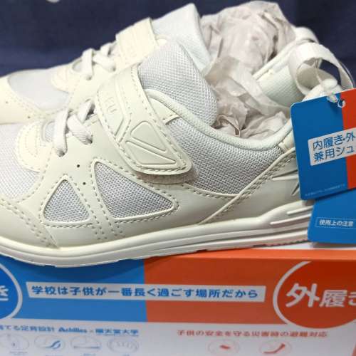 SYUNSOKU 全新日本「瞬足」學童白色運動鞋 (19.0EE 碼)
