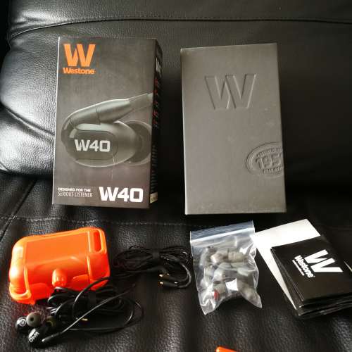 95％新 Westone W40 耳機有盒有單, 跟原裝線,