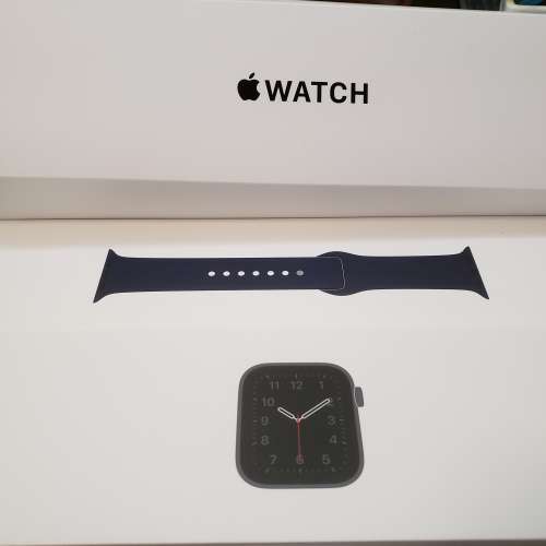 100% New Apple Watch SE