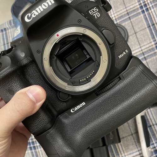CANON 7D Mark II+BG-E16