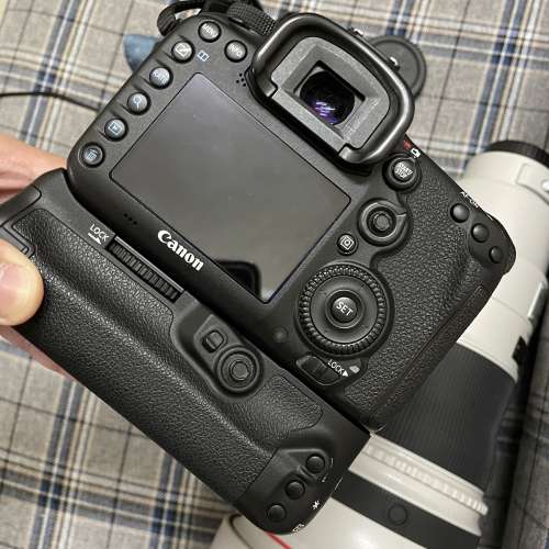 CANON 7D Mark II+BG-E16