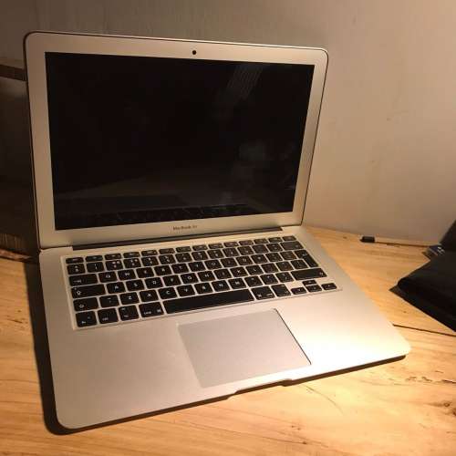 大量收是好或有壞 macbook air 2015 4G a1466 13吋 也可 whatapp 專門MAC機維修  速...