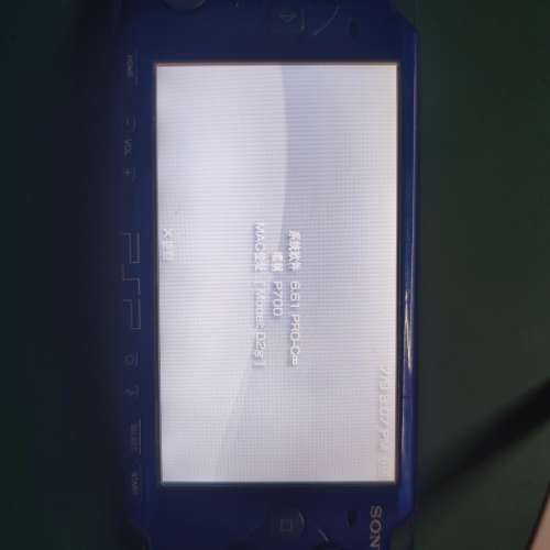 PSP 2000. 正常讀碟 己改機玩 ISO 連16GB卡及USB Micro 叉電轉插