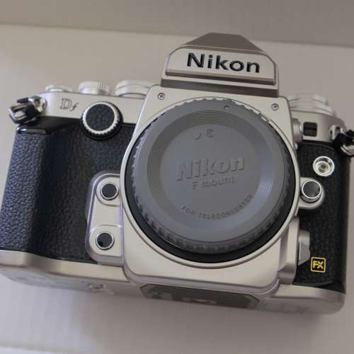 新淨行貨Nikon Df