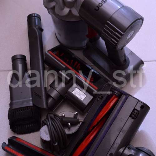 Dyson V6 SV03 香港行貨 強力吸塵機 連 5個吸頭 /1枝長管 /1個火牛