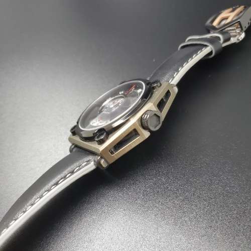 Heritage Innovative Design M010111