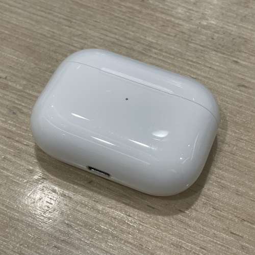 AirPods Pro 專用無線充電盒