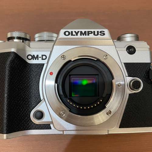 Olympus OM-D E-M5 Mark III 銀色行貨