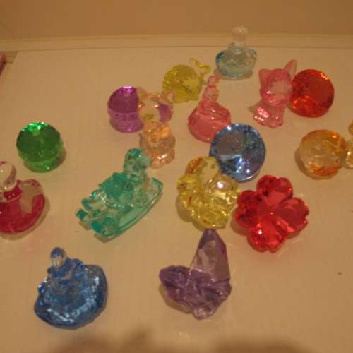 冒險樂園水晶 - 有不同款式數量及大小