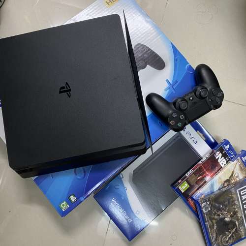 極新淨PS4 Slim 1TB連直立架連3隻實體+5隻虛擬Game