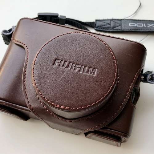 95% New Fujifilm X100 with camera case