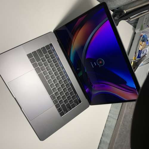 MacBook Pro 15 2018 256ssd 16gb 有保養 新機！