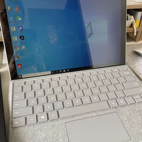 99% new Microsoft Surface Pro 6 I5, 8GB, 256GB