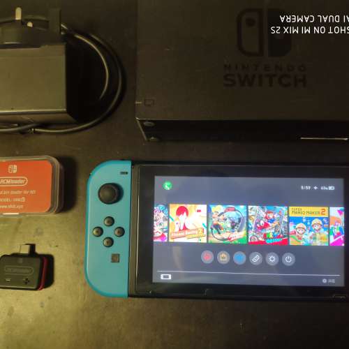 99% 行貨全套 switch 雙破解遊戲機，送256g 內置數百隻遊戲，另已裝了最新黑商店，...