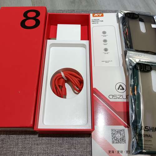 買一送一，oneplus 8 1加8 绿色 連盒，送Google Pixel XL 白色